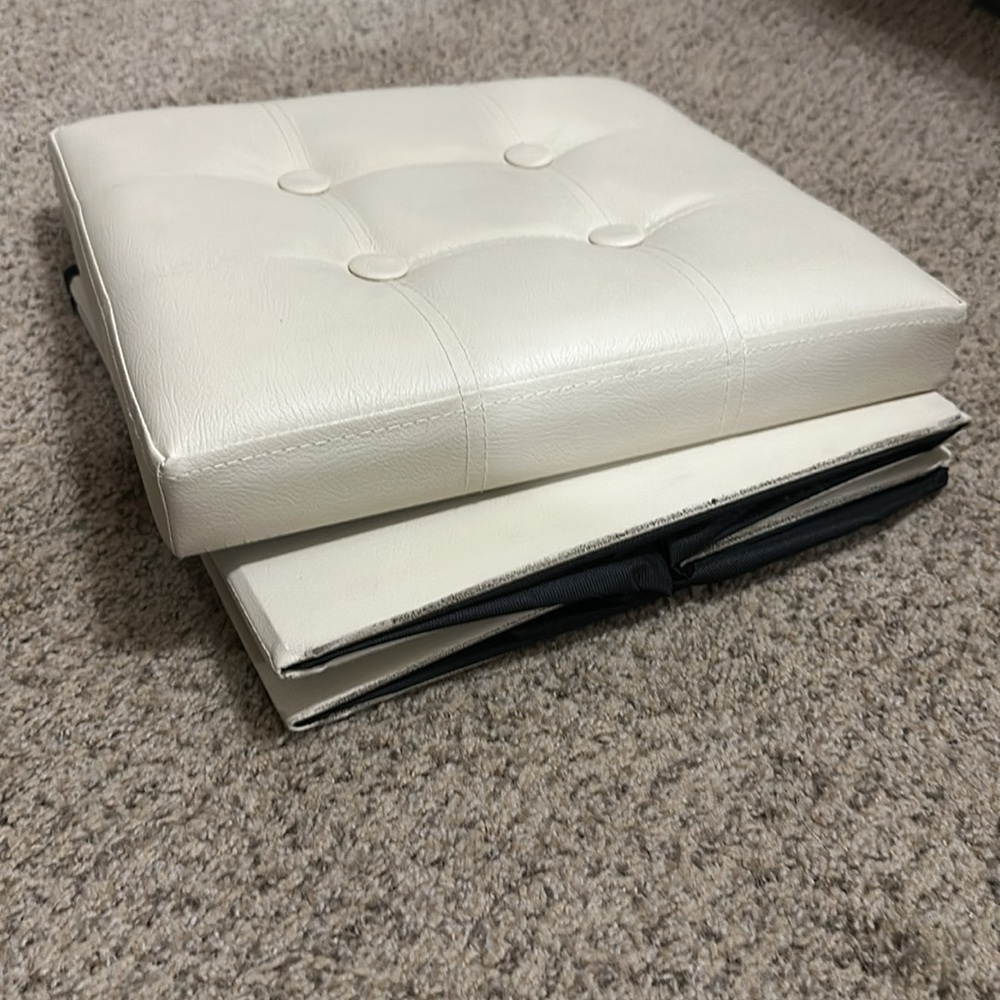 Storage Ottoman (Small) - Picture 10 of 14